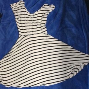 Popular basic striped dress size medium
